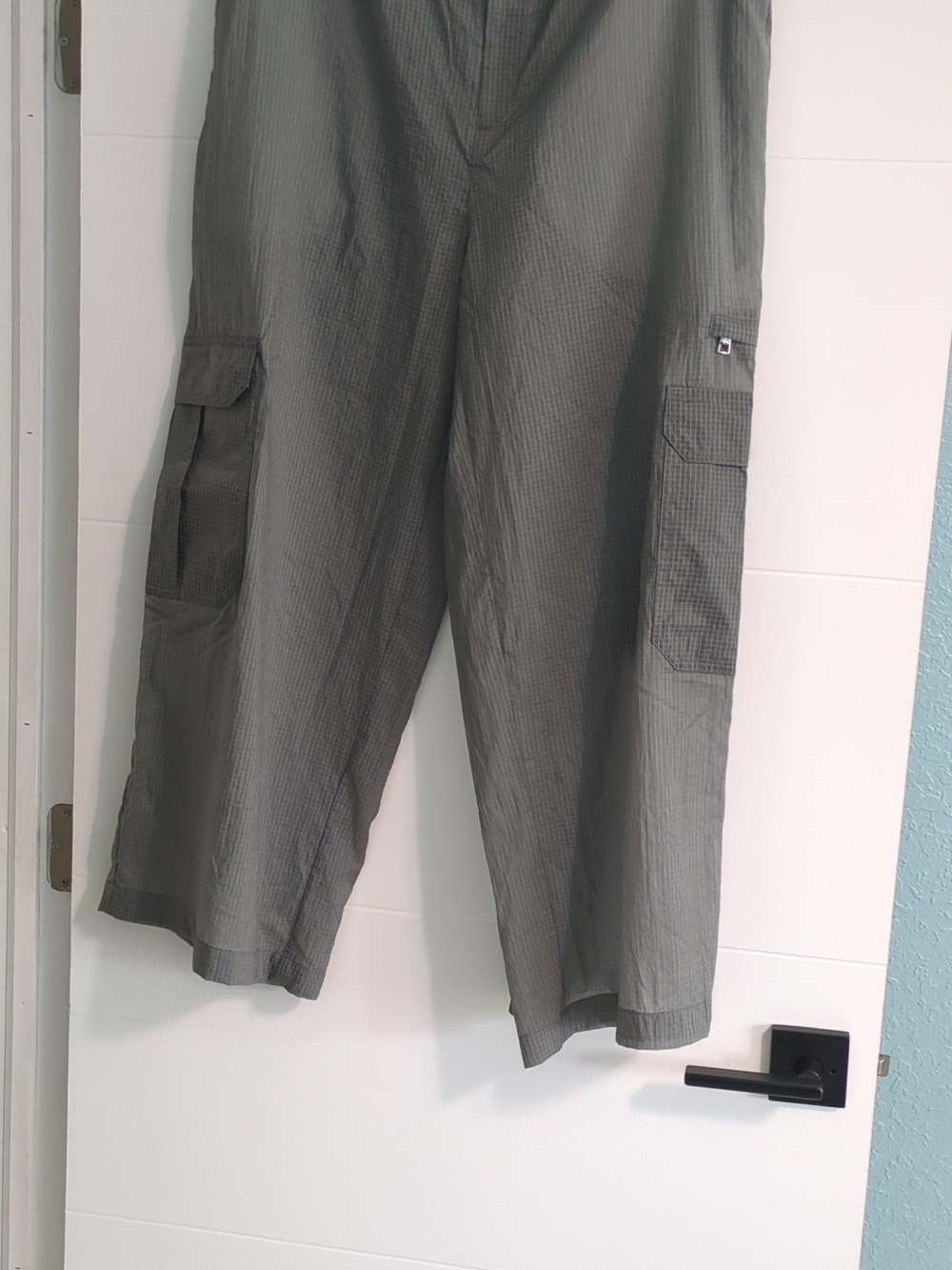 Alo Yoga Semi-Sheer Women's Cargo Jogger Wide Leg Ankle Pants Olive Green Summer - Picture 4 of 8
